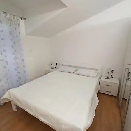 Vendégház Lutikano *